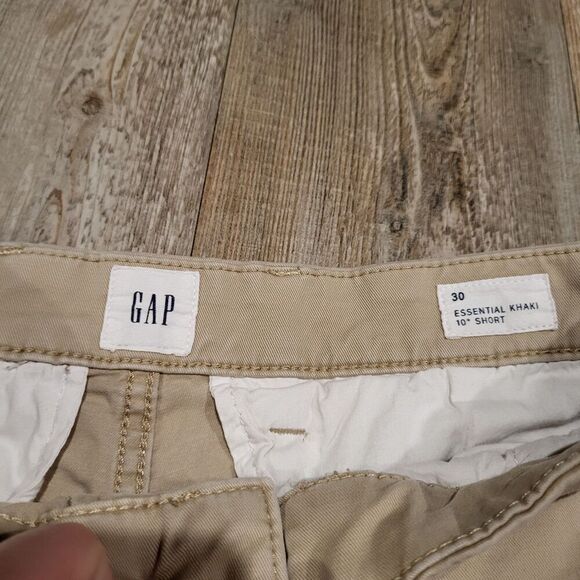 GAP Essential Khaki Chino Flat Front 10" Inseam Shorts Mens Size 30 - Picture 2 of 4